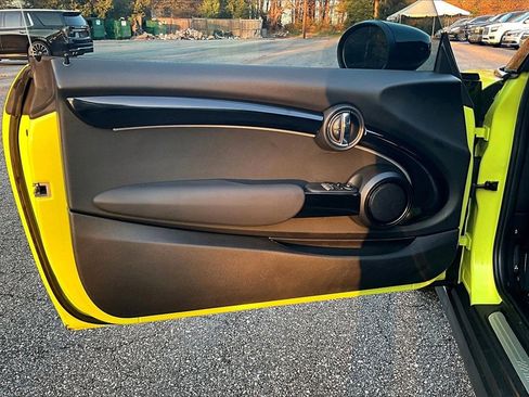 Used 2023 MINI Cooper S image 17