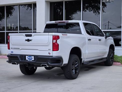 Used 2024 Chevrolet Silverado 1500 LT Trail Boss w/ Convenience Package II AWD/4WD image 8