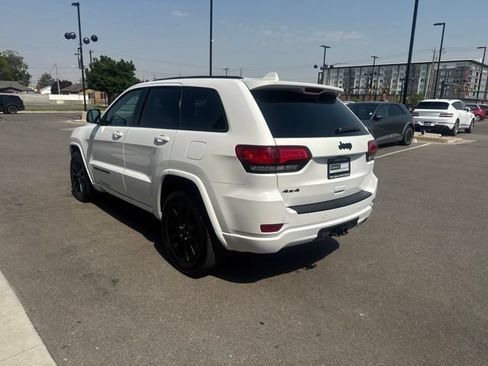 Used 2019 Jeep Grand Cherokee Altitude AWD/4WD image 4