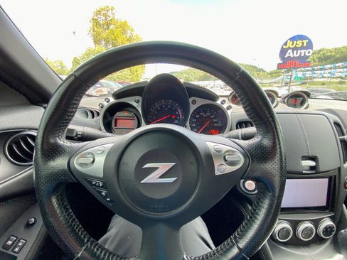 Used 2016 Nissan 370Z Touring w/ Aerodynamics Package image 16