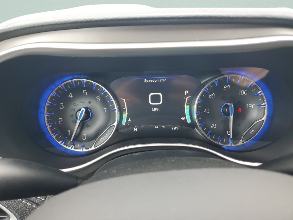 New 2027 Chrysler Pacifica Select FWD image 21