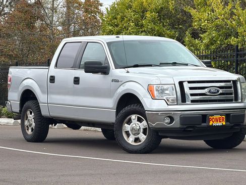 Used 2011 Ford F150 XLT w/ Trailer Tow Pkg image 2