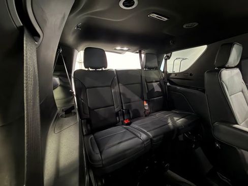 Used 2025 GMC Yukon Denali AWD/4WD image 15
