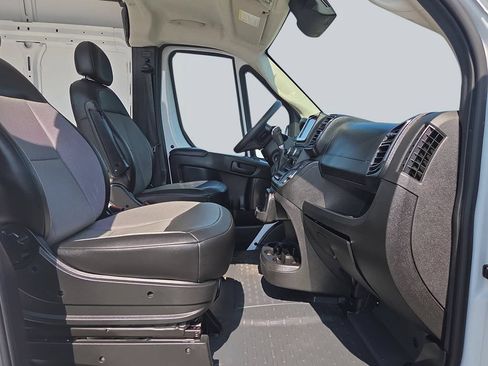 Used 2023 RAM ProMaster 2500 FWD image 12