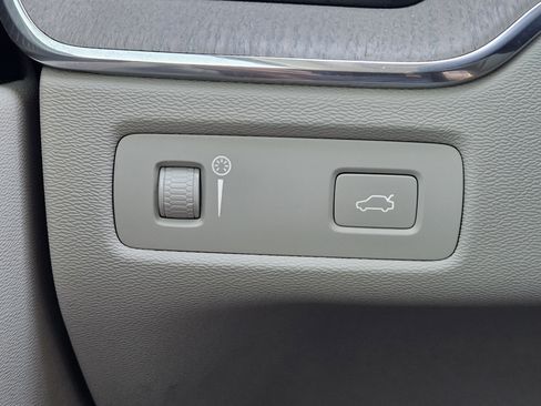 Used 2021 Volvo XC60 T5 Inscription w/ Advanced Package image 24