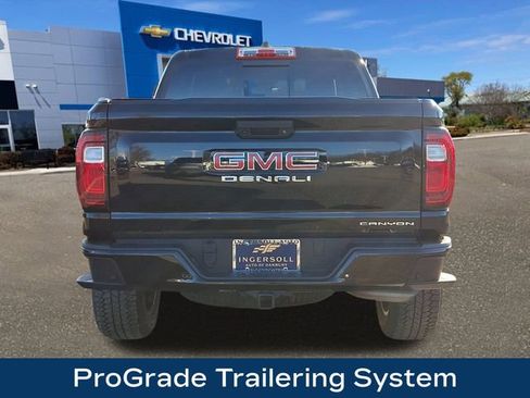 Used 2023 GMC Canyon Denali image 7