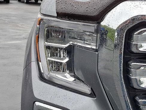 Used 2020 GMC Sierra 1500 SLT w/ SLT Premium Plus Package AWD/4WD image 9