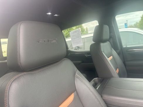 Used 2023 GMC Sierra 1500 AT4 w/ Technology Package AWD/4WD image 13