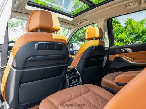 Used 2024 BMW X7 xDrive40i image 27