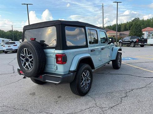 Used 2024 Jeep Wrangler Unlimited Sahara AWD/4WD image 6