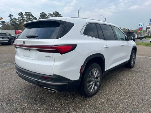 Used 2025 Buick Enclave Preferred image 4