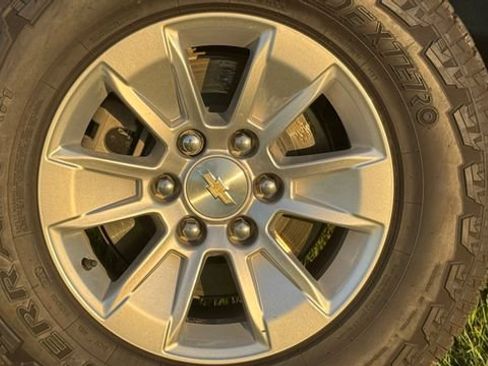 Used 2023 Chevrolet Silverado 1500 LT RWD image 24