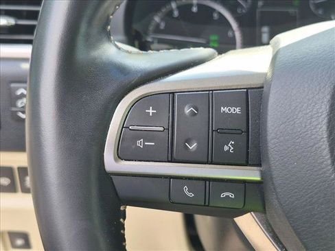 Used 2023 Lexus GX 460 Premium w/ Premium Package AWD/4WD image 10