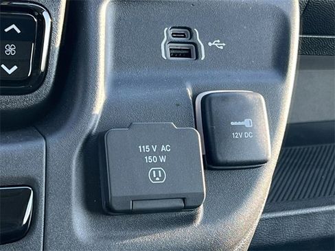 New 2024 RAM ProMaster 3500 w/ Quick Order Package 22G SLT image 25