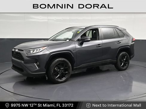 Used 2021 Toyota RAV4 XLE FWD image 1