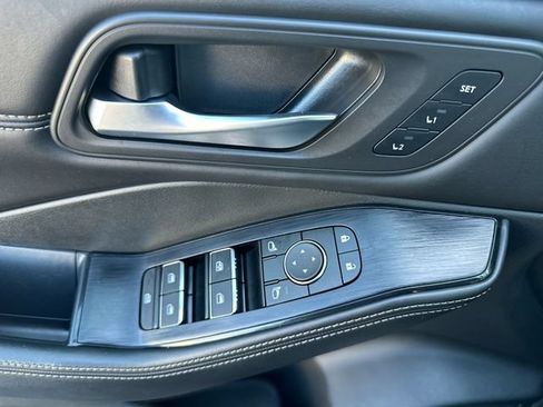 Used 2023 Nissan Rogue SL w/ SL Premium Package FWD image 14