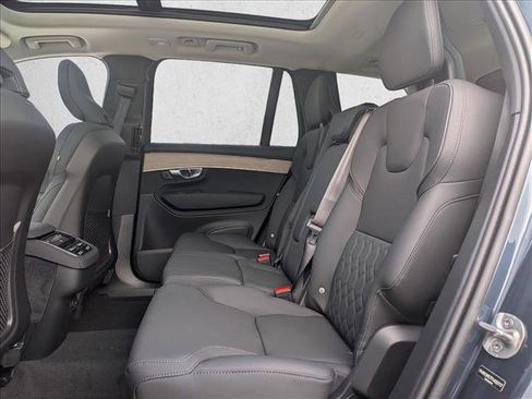 Used 2026 Volvo XC90 B5 Plus w/ Protection Package AWD/4WD image 17