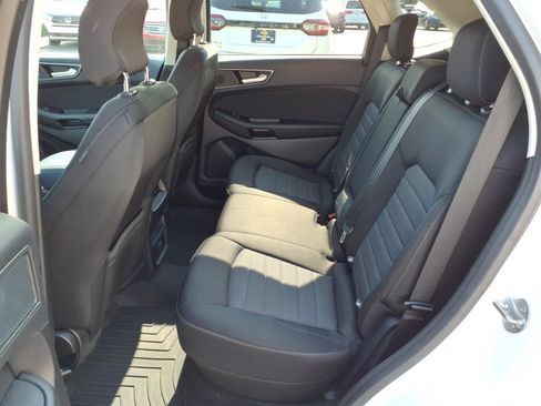 Used 2019 Ford Edge SE FWD image 6