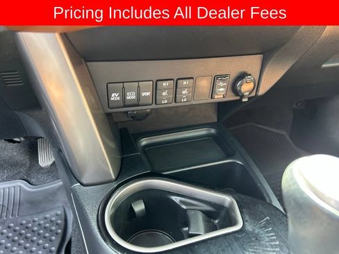 Used 2016 Toyota RAV4 Limited AWD/4WD image 12