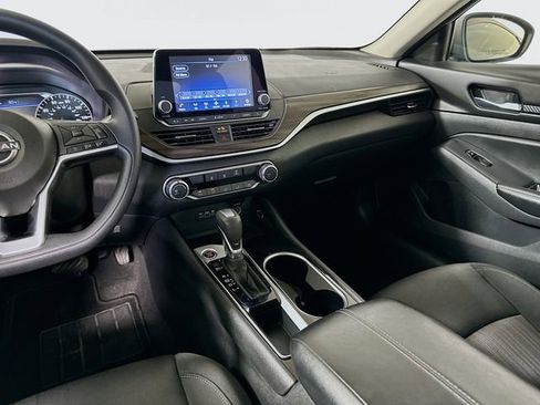 Used 2024 Nissan Altima 2.5 SV image 23