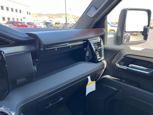 New 2025 GMC Sierra 3500 Denali image 30