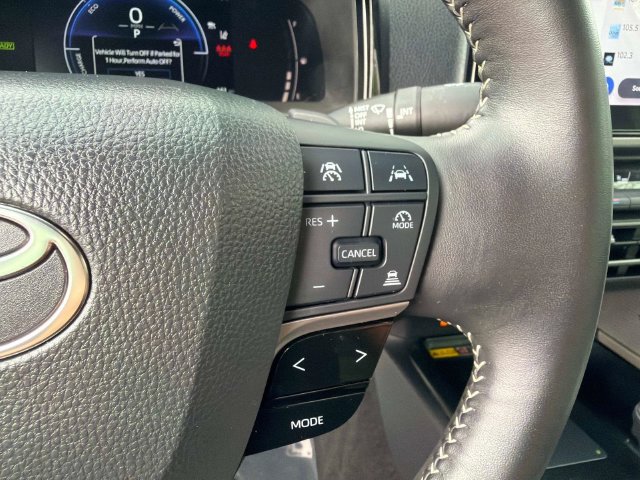 Used 2025 Toyota Camry SE w/ Convenience Package FWD image 24