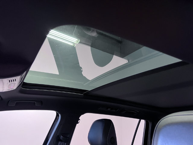 Certified 2024 Volkswagen Tiguan SE R-Line FWD image 26