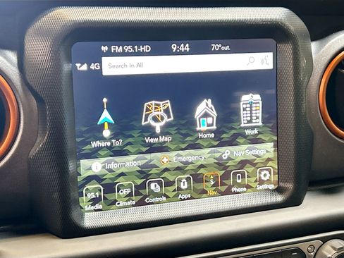Used 2021 Jeep Gladiator Mojave AWD/4WD image 13
