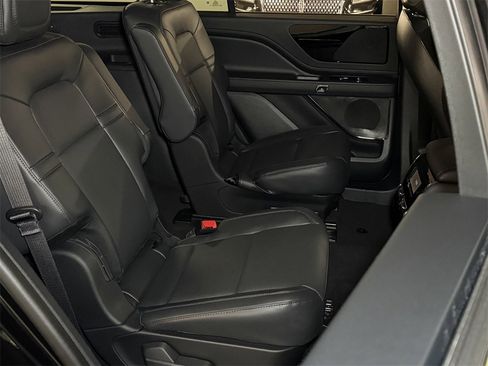 New 2026 Lincoln Aviator AWD image 11