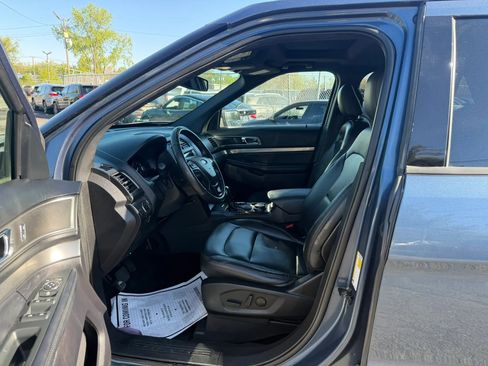 Used 2019 Ford Explorer XLT w/ Equipment Group 202A AWD/4WD image 27