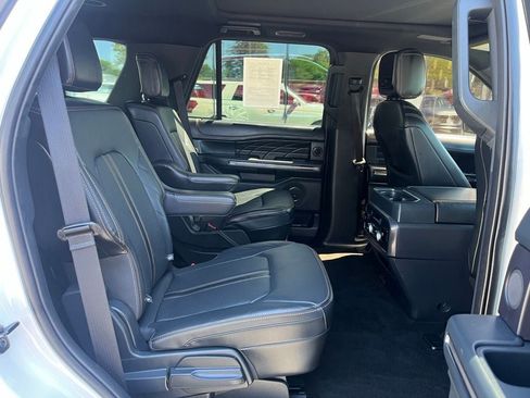 Used 2023 Ford Expedition Platinum AWD/4WD image 21