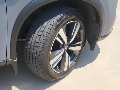 Used 2024 Nissan Rogue SL w/ SL Premium Package FWD image 6