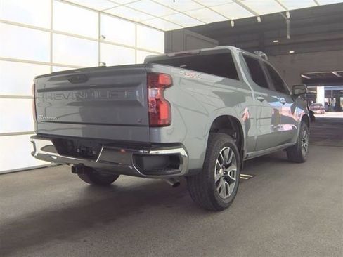 Used 2023 Chevrolet Silverado 1500 LT AWD/4WD image 2