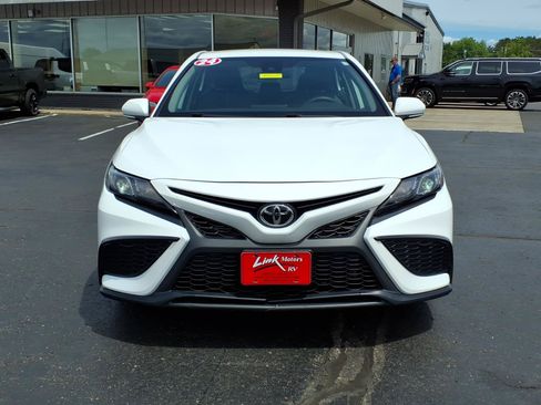 Used 2024 Toyota Camry SE FWD image 9