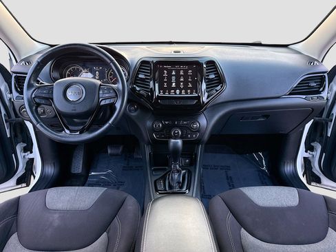 Used 2014 Jeep Cherokee Altitude w/ Comfort/Convenience Group image 3