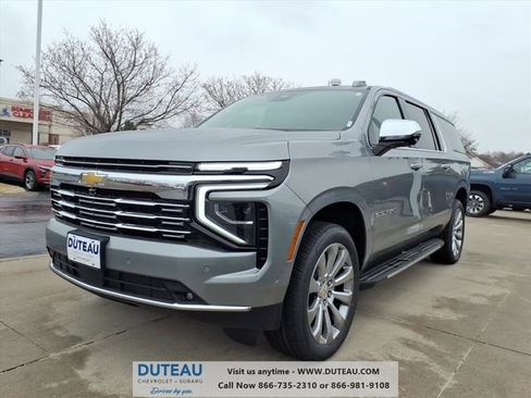 New 2026 Chevrolet Suburban Premier image 3