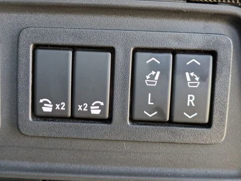 Used 2022 Cadillac Escalade ESV Sport w/ Touring Package image 13