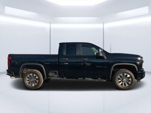Used 2024 Chevrolet Silverado 2500 Custom w/ Custom Value Package RWD image 2