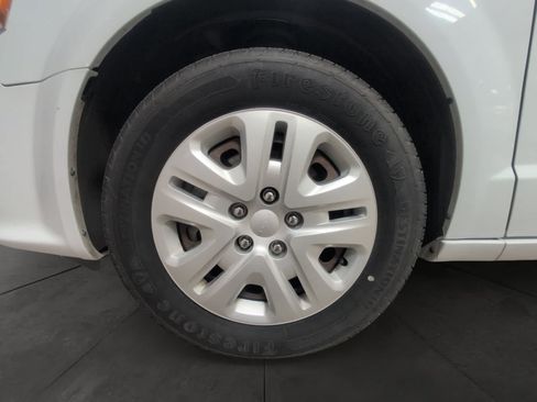 Used 2016 Dodge Grand Caravan SE w/ Quick Order Package 29E SE FWD image 14