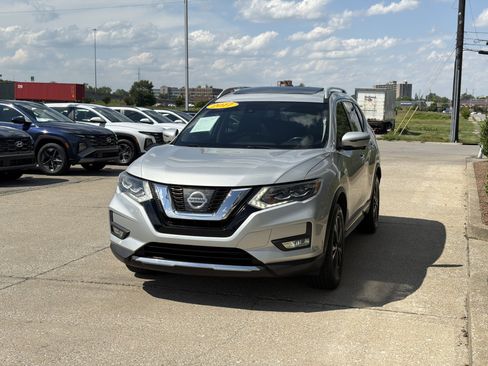 Used 2017 Nissan Rogue SL w/ SL Premium Package AWD/4WD image 17