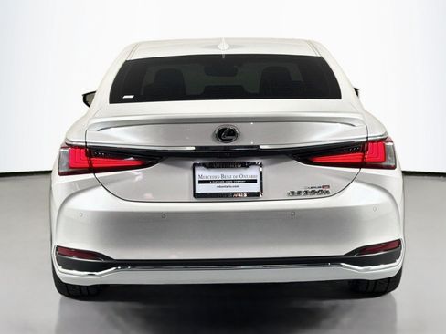 Used 2025 Lexus ES 300h w/ Accessory Package (Z2) FWD image 3
