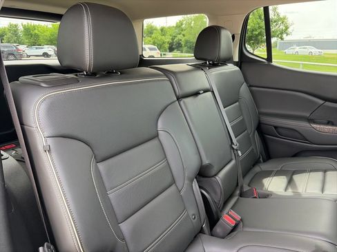 Used 2023 GMC Acadia Denali AWD/4WD image 41