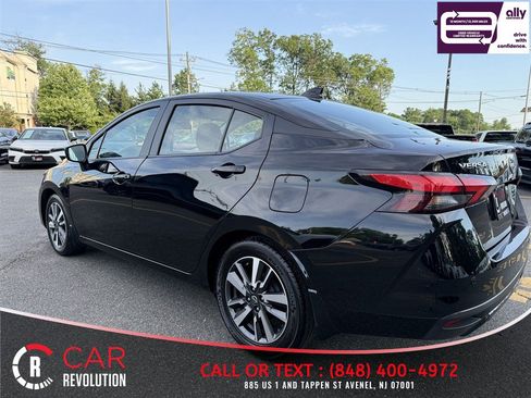 Used 2024 Nissan Versa SV w/ Trunk Package FWD image 4