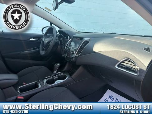 Used 2016 Chevrolet Cruze LT w/ Sun And Sound Package FWD image 20