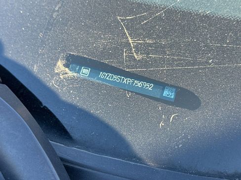 Used 2023 Chevrolet Malibu LT image 2