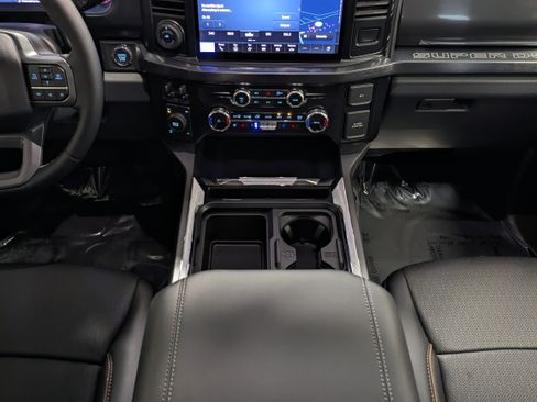 New 2025 Ford F250 Lariat w/ Lariat Ultimate Package image 38