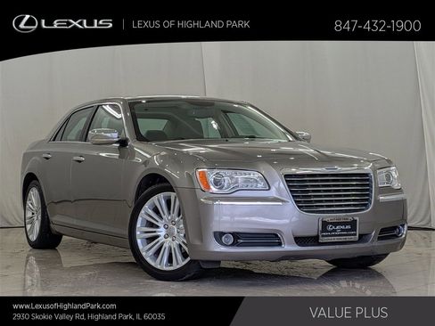 Used 2014 Chrysler 300 C image 1