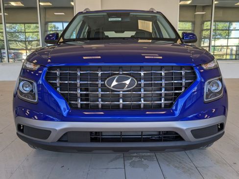 Certified 2025 Hyundai Venue Limited image 8