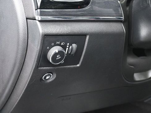 Used 2020 Jeep Grand Cherokee Overland image 16