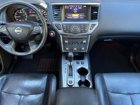 Used 2018 Nissan Pathfinder SL AWD/4WD image 18